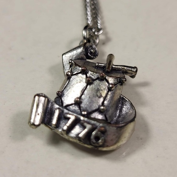 Other - 1776 Drum Pendant Necklace 17in Silver Tone Patriotic Scroll Vintage